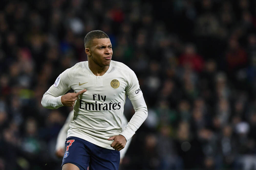 本周时尚资讯 | 宋佳同款包包，2026开春就背它